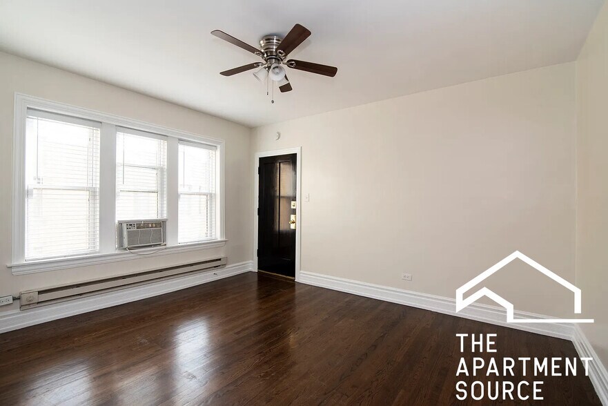 Building Photo - 3819 1/2 N Greenview Ave