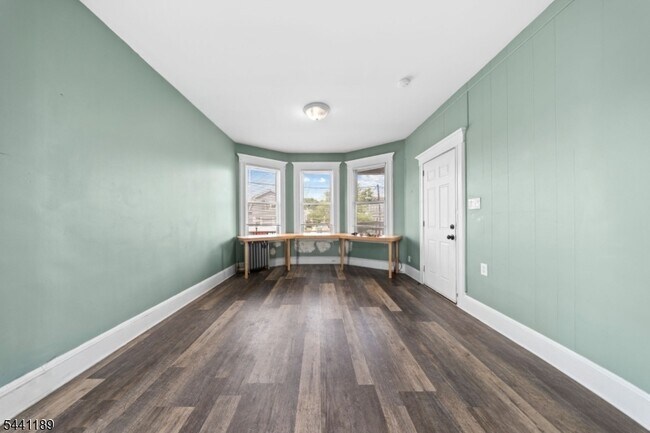Building Photo - 315 Haledon Ave
