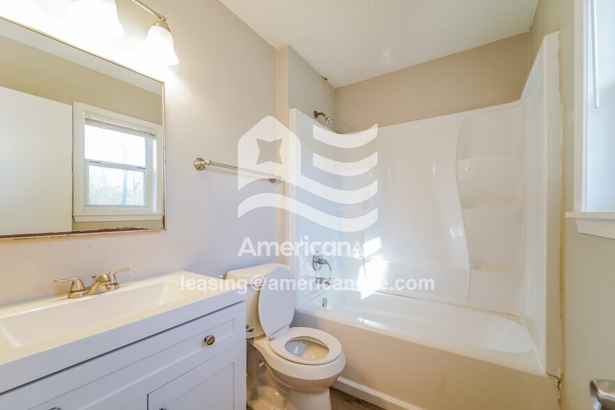 Building Photo - 2636 Revere St