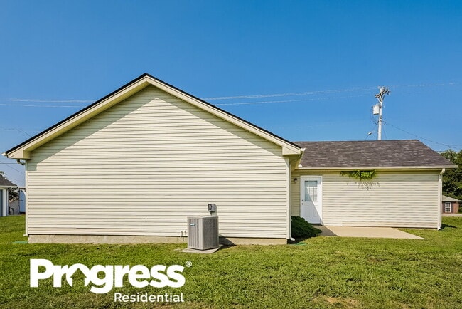 Building Photo - 243 Lake Forest Dr