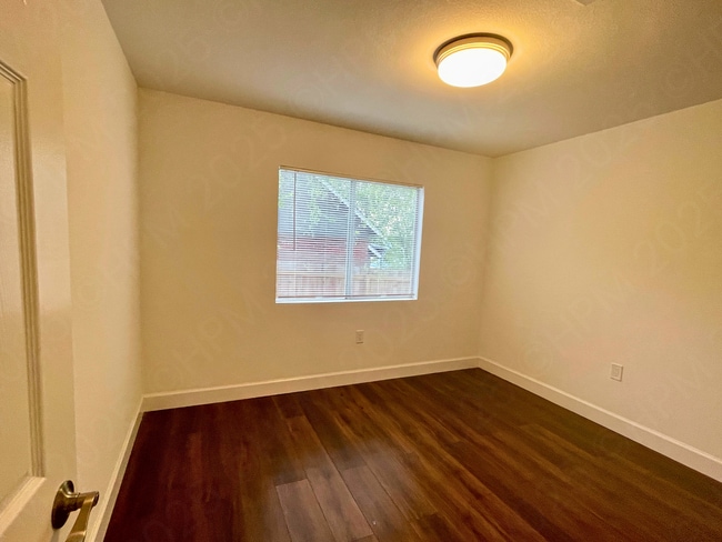 Building Photo - 7727 Broken Arrow