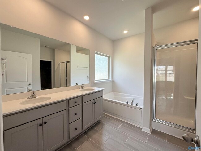 Building Photo - 7008 Nearpath Dr NW