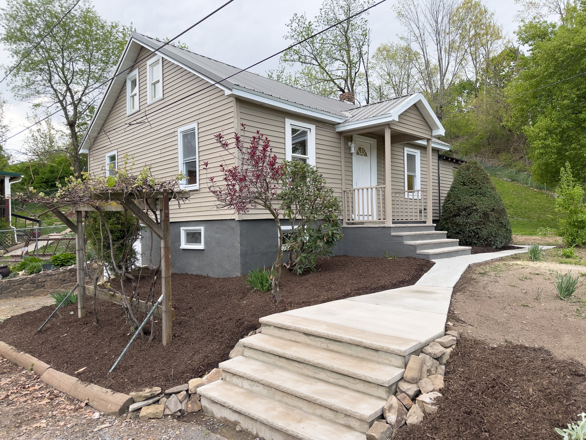 Building Photo - 93 N Greenview Rd