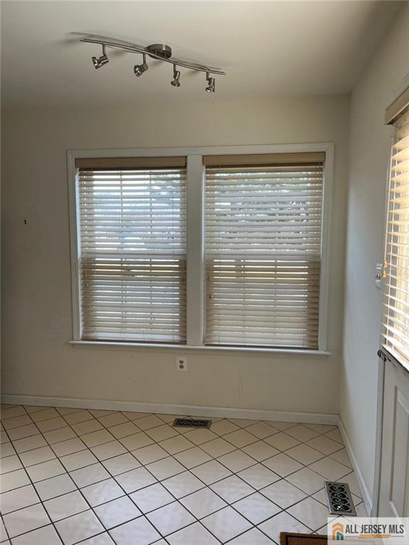 Building Photo - 27B Benjamin Franklin Dr