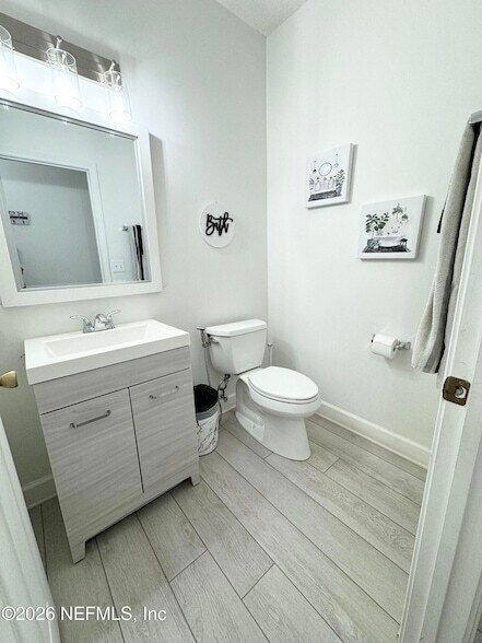 Building Photo - 955 Churchhill Ln