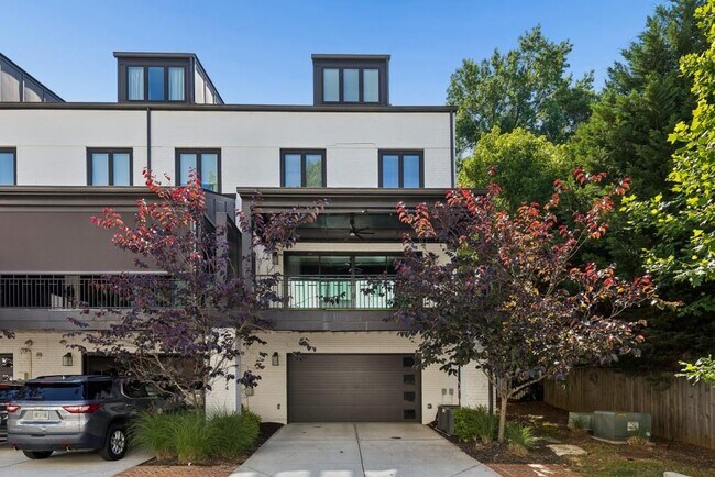 Building Photo - 2974 Hermance Dr NE