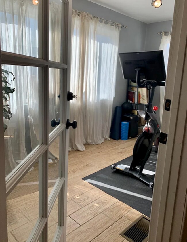 Building Photo - Beautiful 2 bed 2 bath