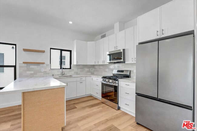 Building Photo - 616 N Vista St