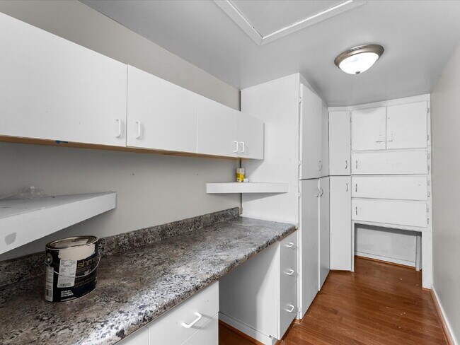 Building Photo - 3513 Castlebury Dr
