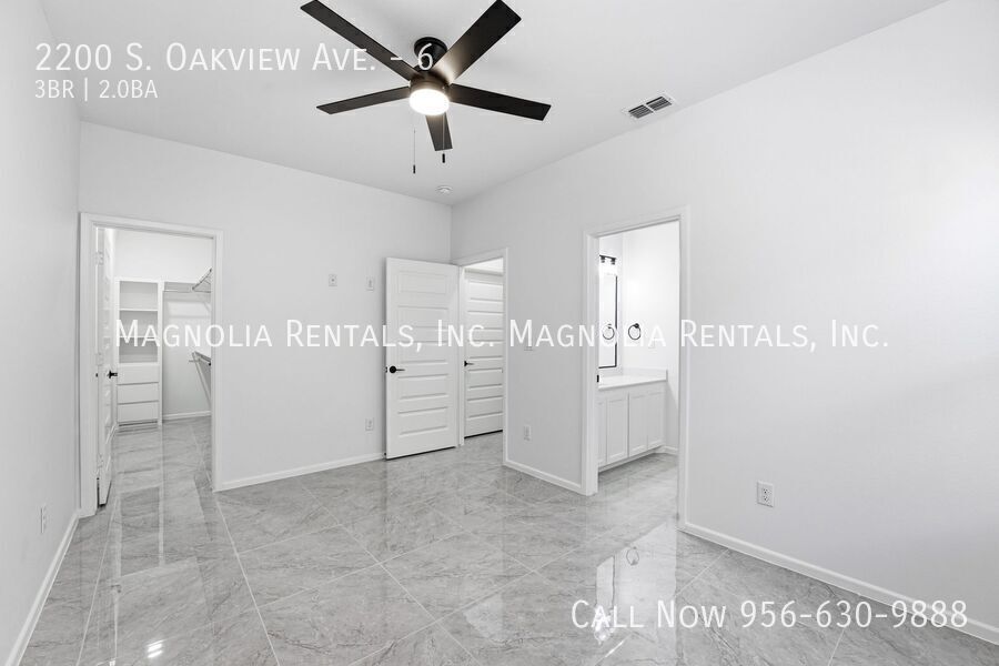 Building Photo - 2200 S Oakview Dr