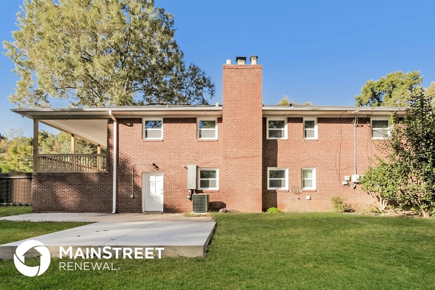 Building Photo - 6208 King George Dr