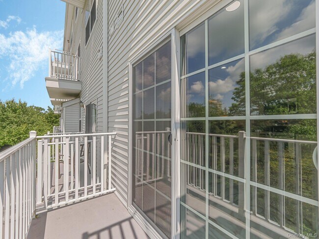 Building Photo - 1115 Balsam Dr