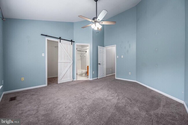 Building Photo - 616 Lions Gate Ln