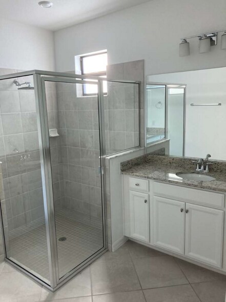 Building Photo - 3261 Altimira Dr