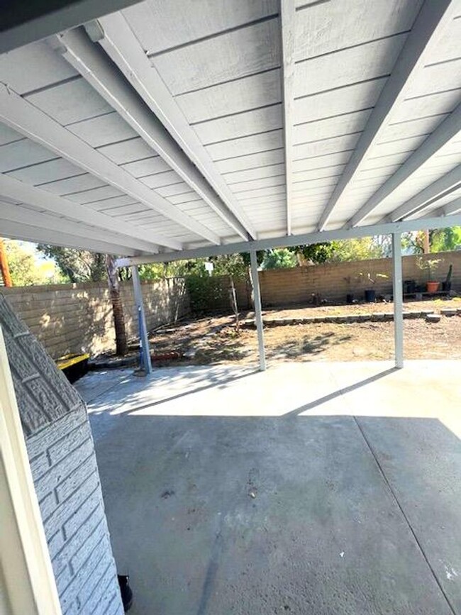 Building Photo - 3 Bed, 2 bath home in Anaheim