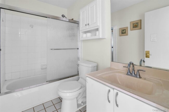 Building Photo - 745 Spring Lake Dr