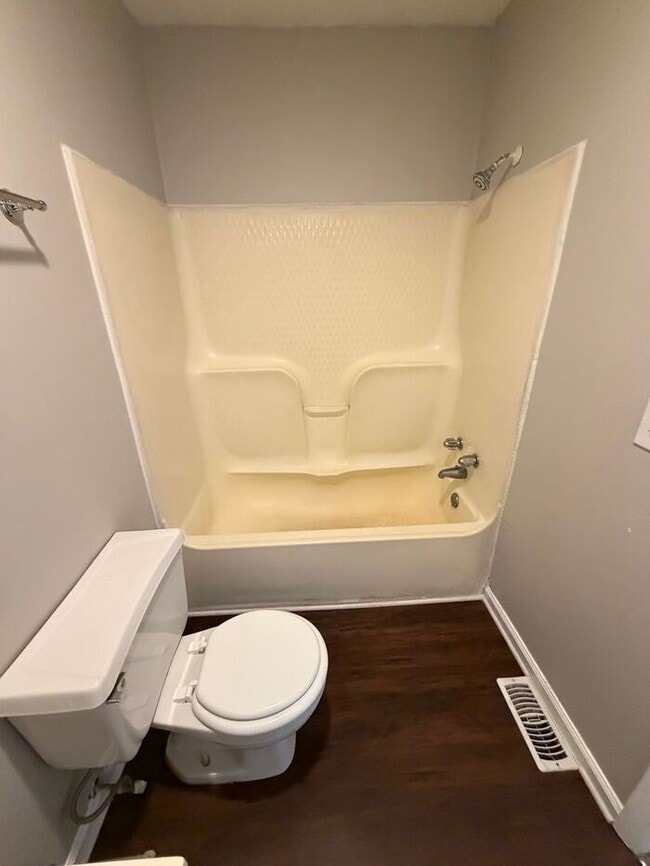Building Photo - 2BD/1BA Unit in Newton, NC