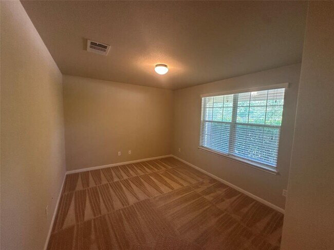 Building Photo - 7714 Squirrel Hollow Dr