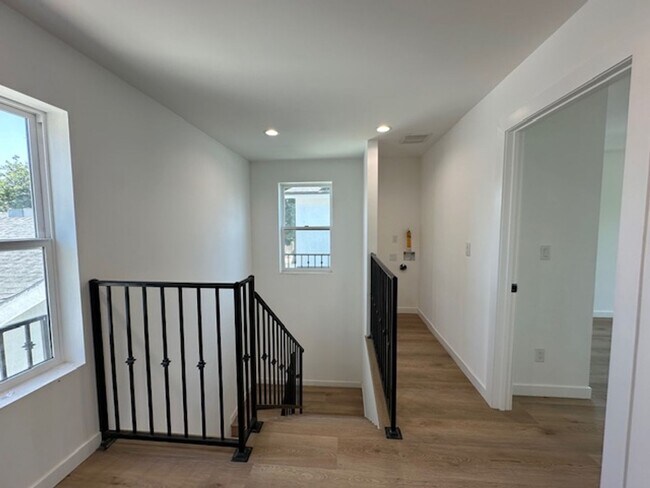 Building Photo - Brand new 3-bedroom, 2-bathroom designed f...