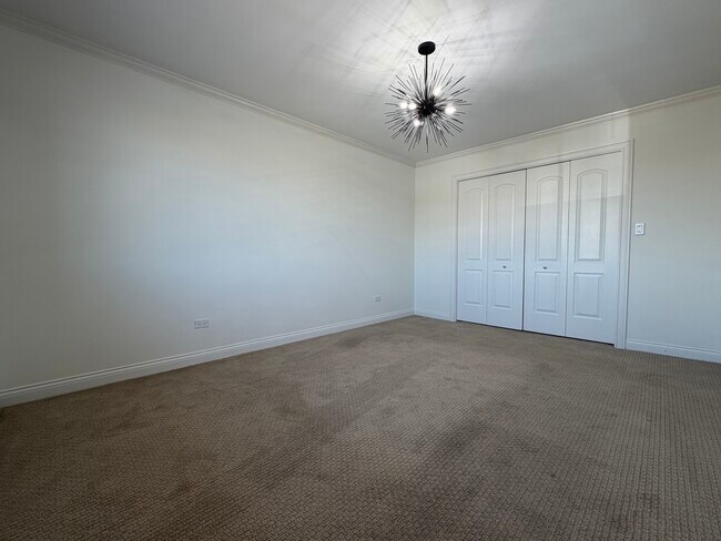 Building Photo - 5 Echo Ct