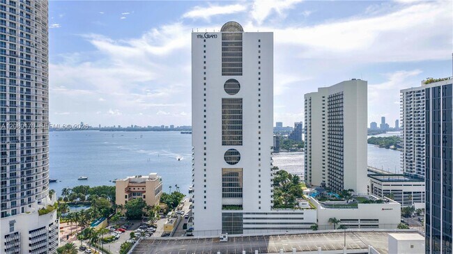 Building Photo - 1717 N Bayshore Dr