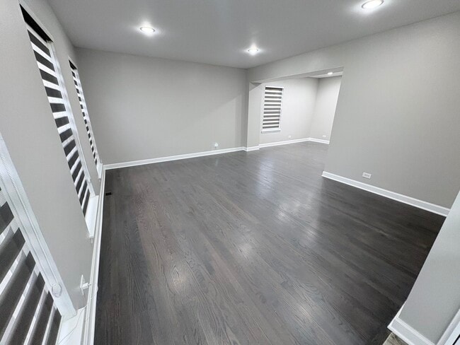 Building Photo - 1004 Longford Rd