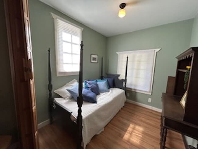 Building Photo - 1 Bed, 1 Bath + Office | Guerneville (Rio ...