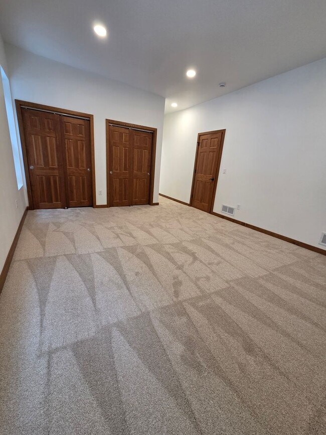 Building Photo - 2904 Parkridge Ave