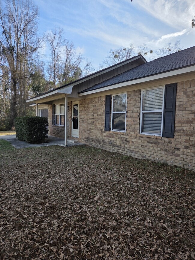 Building Photo - 182 Sequoia Cir