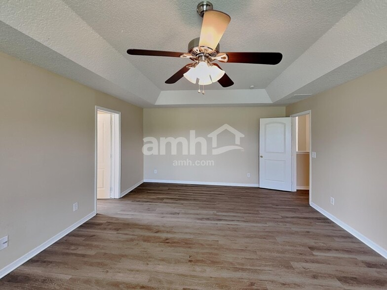 Building Photo - 543 Hearthglen Blvd