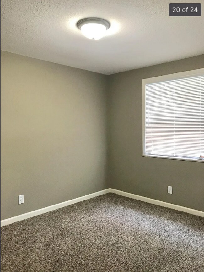 Building Photo - 442 Appleton Dr