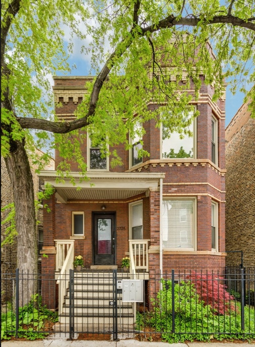 Primary Photo - 2725 N Kedzie Ave