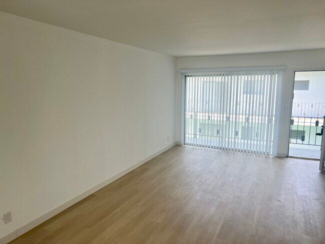 Building Photo - Gregory Way Apartments