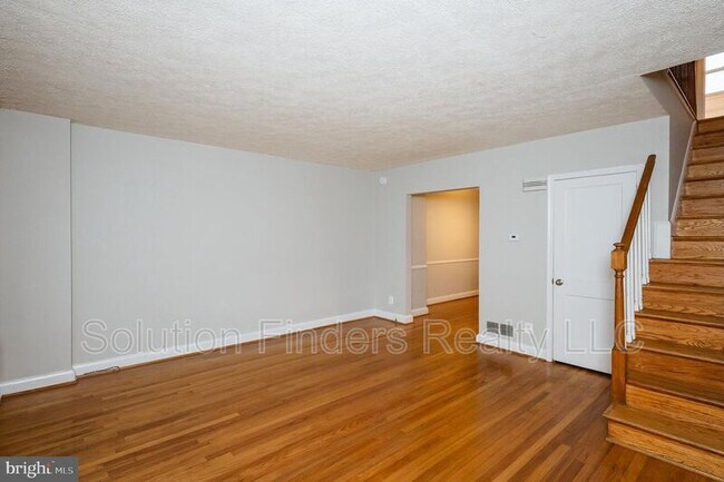 Building Photo - 2110 Coralthorn Rd