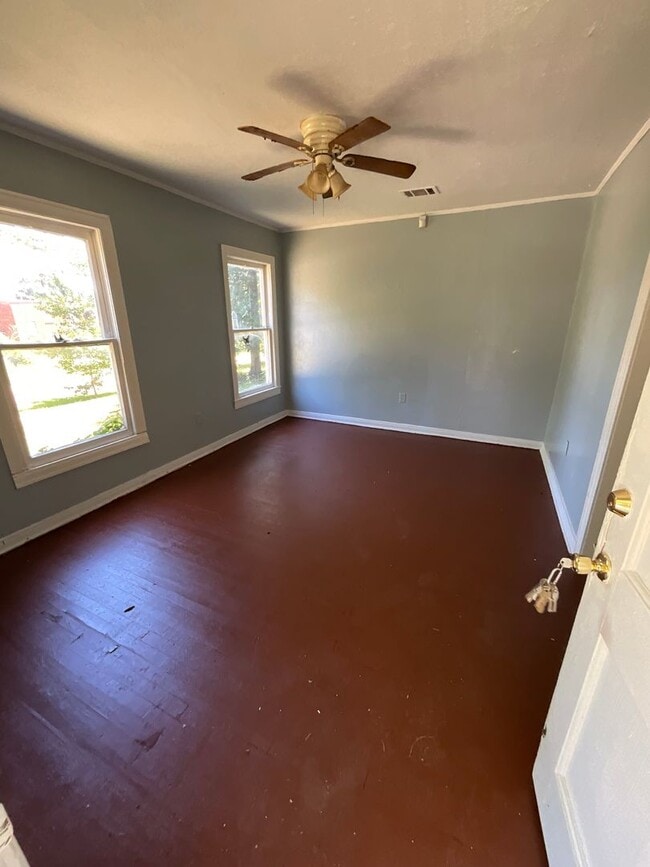 Building Photo - 6500 Henderson Ave