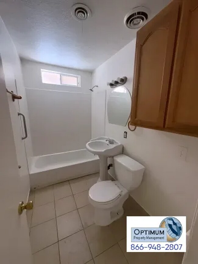 Building Photo - 3-Bedroom 1-Bathroom Home with Fireplace, Front Yard & Private Back Patio in Victorville