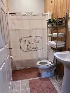 Building Photo - 1043-CG S Pine St