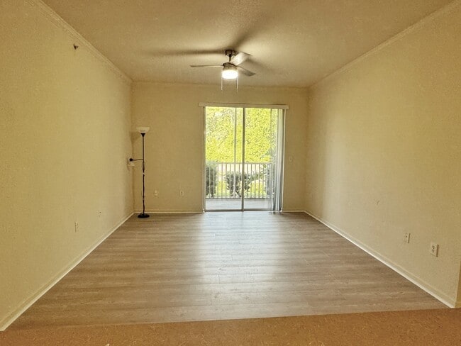 Building Photo - First floor, 3BR/2BA with garage Villa San Marco Condo