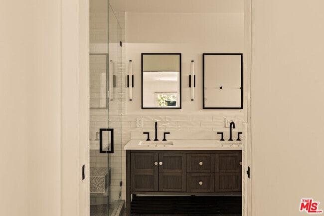 Building Photo - 4841 Don Pio Dr