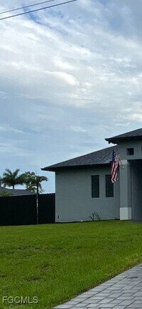 Building Photo - 1119 Colonial St E