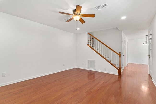 Building Photo - 3219 Thomasville Rd