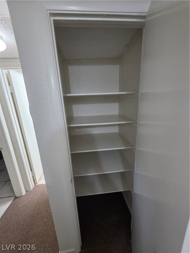 Building Photo - 2724 Otter Creek Ct