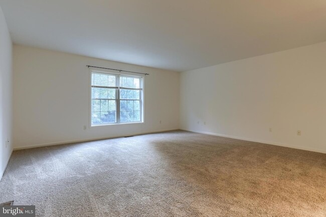 Building Photo - 712 Creekside Dr