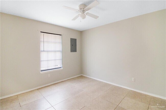 Building Photo - 413 Date Palm Ave