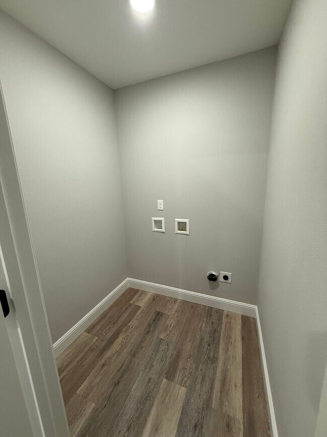 Building Photo - END OF YEAR SPECIAL: HALF OFF FIRST MONTH RENT!!!  BRAND NEW BUILD: 3 BEDROOM/ 2 BATHROOM HOUSE I...