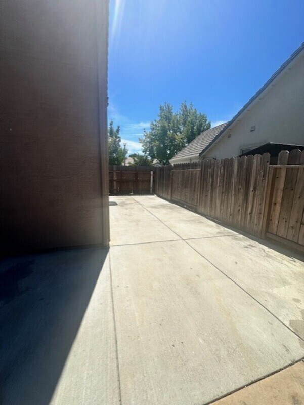 Building Photo - 4712 Brookside Cir