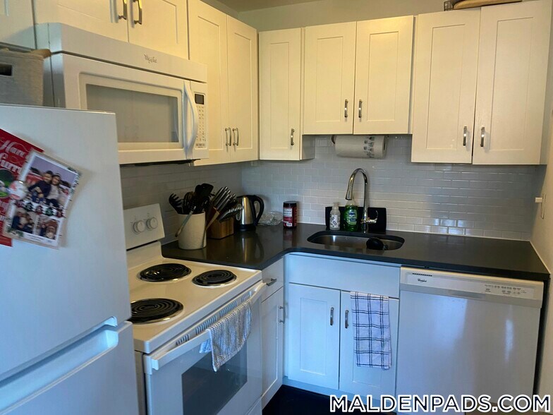 Building Photo - 134 Summer St