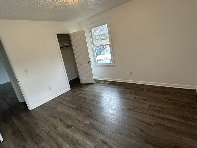 Building Photo - 4758 Trenton Dr