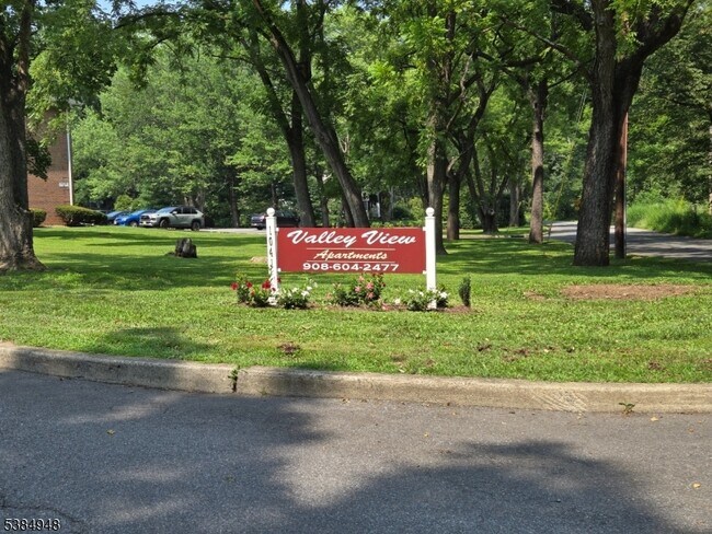 Primary Photo - 1041 Ridge St