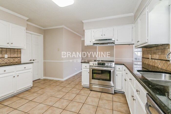 Building Photo - 292 E Valleywood Dr